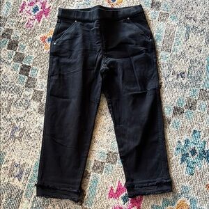Black Cropped Pants with Frayed Hem